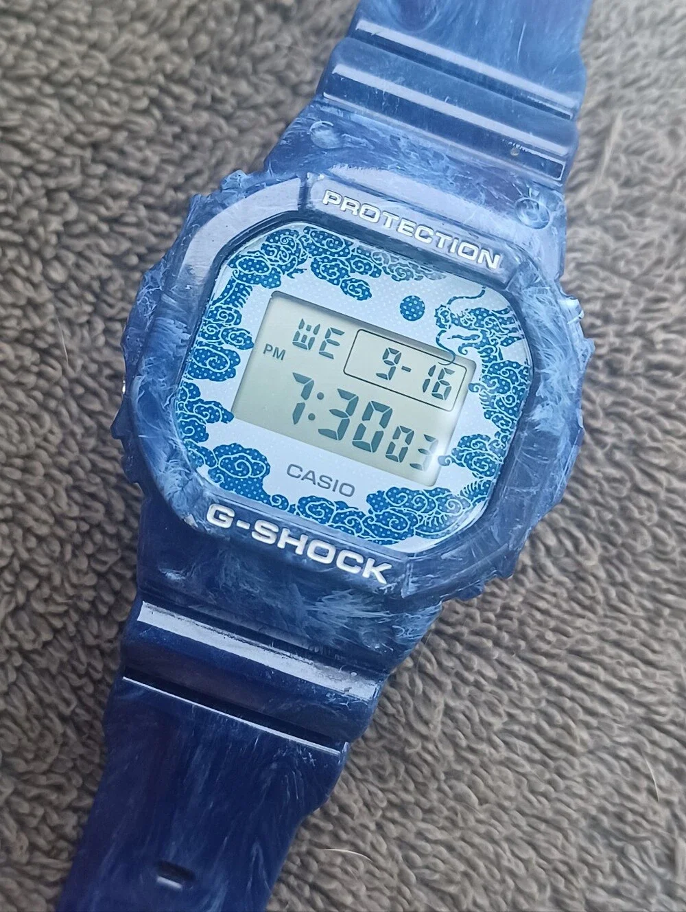 CASIO G-SHOCK - DW-5600BWP-2ER ( DRAGON SERIES )